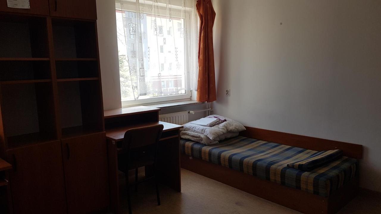 Dom Studencki Nr 11 Gdansk Brzezno Hostel Exterior photo