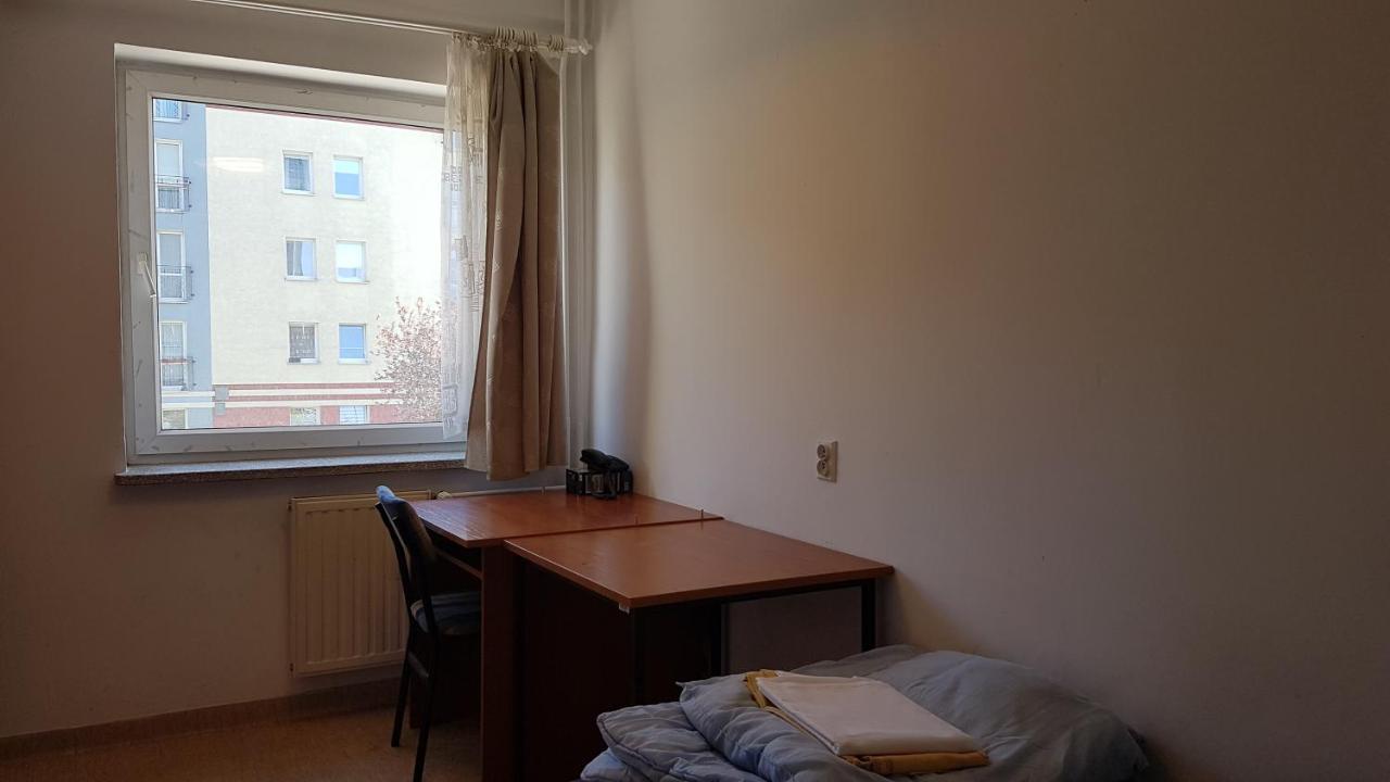 Dom Studencki Nr 11 Gdansk Brzezno Hostel Exterior photo